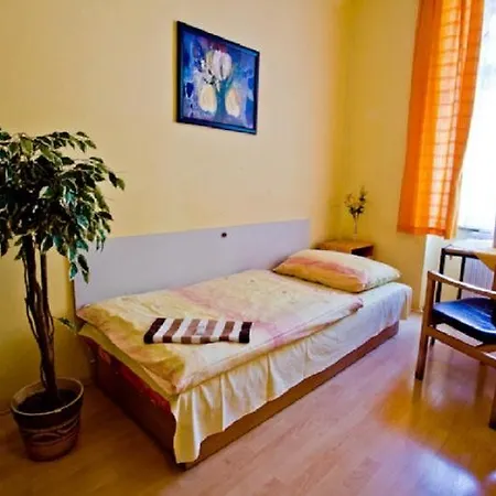 Dakura Hostel *