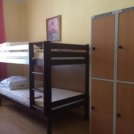 Dakura Hostel *