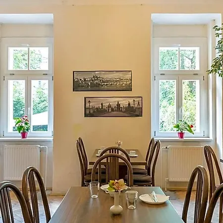 Vandrarhem Dakura *