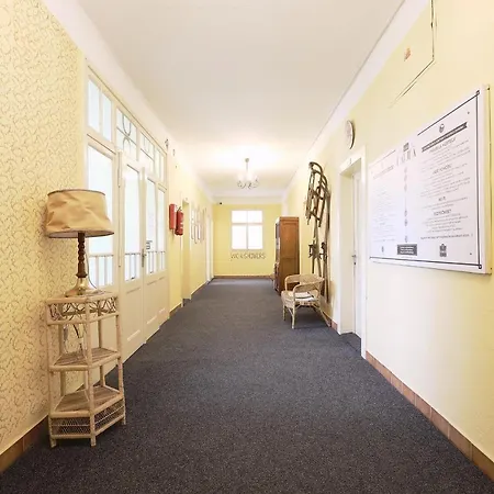 Dakura Praag