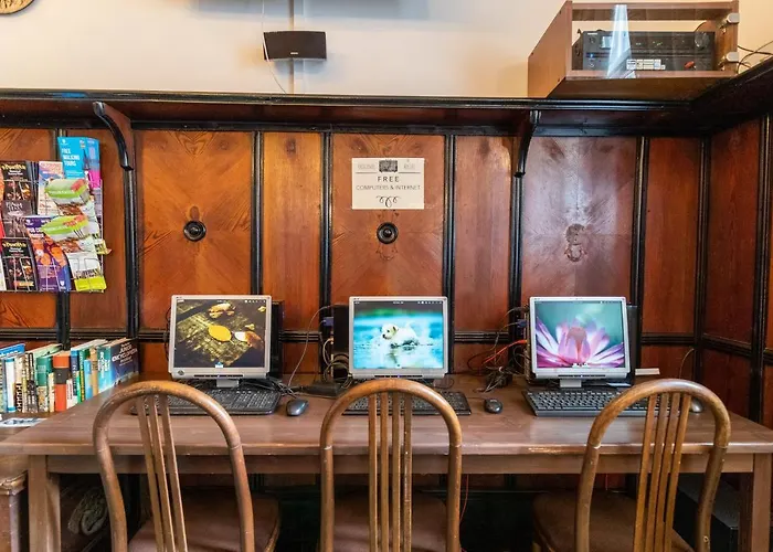 Vandrerhjem Dakura *